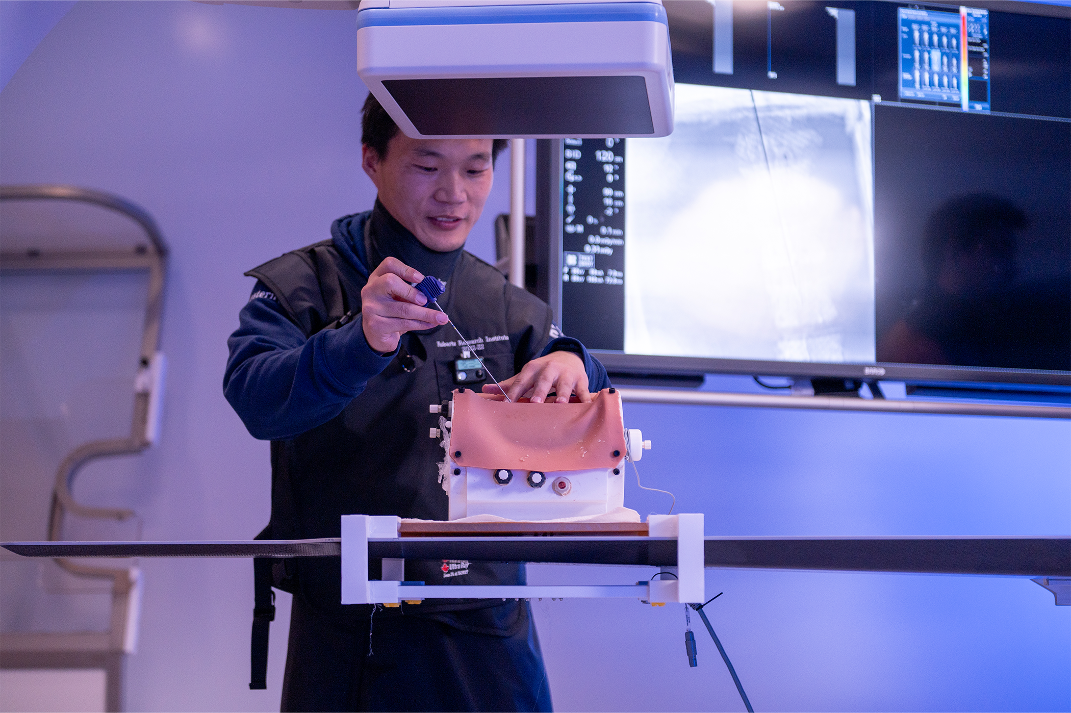 FLUX-NAV: Instrument insertion